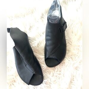 Arche women’s gladiator leather sandals size 9